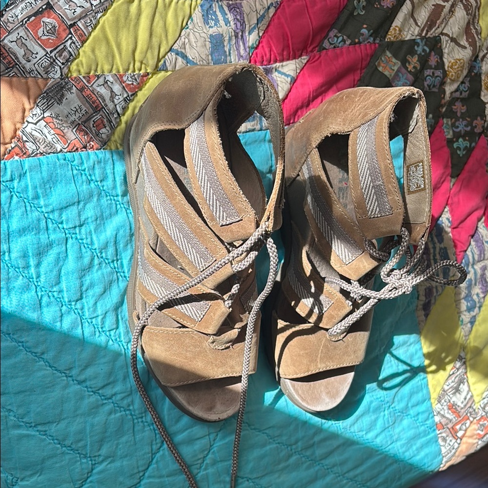 Women's Tan Sandals